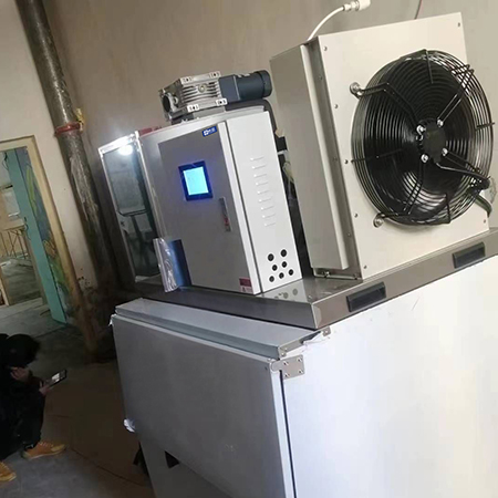 500公斤片冰机交付河南信阳某中餐厅使用